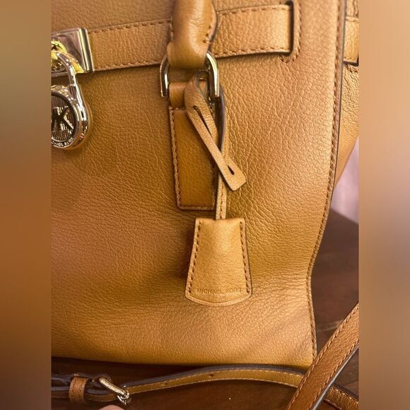 NEW Michael Kors Hamilton Studio Brown Acorn Leather Satchel Camel Keylet $428 - Picture 5 of 16